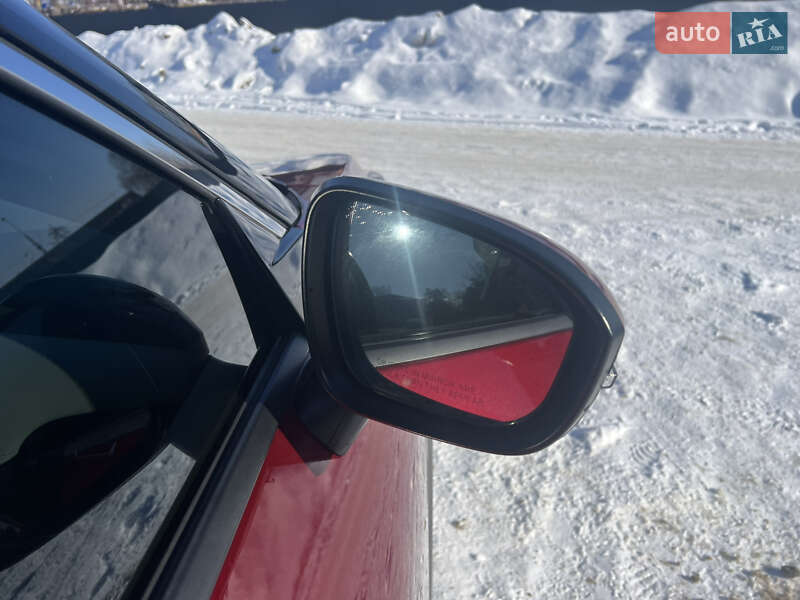 Внедорожник / Кроссовер Nissan Rogue 2021 в Ровно