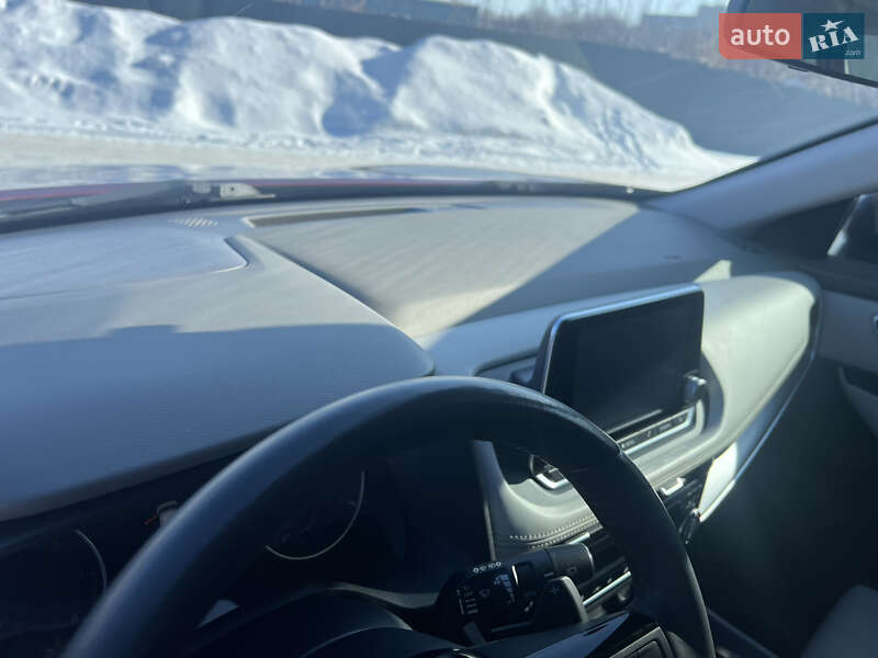 Внедорожник / Кроссовер Nissan Rogue 2021 в Ровно