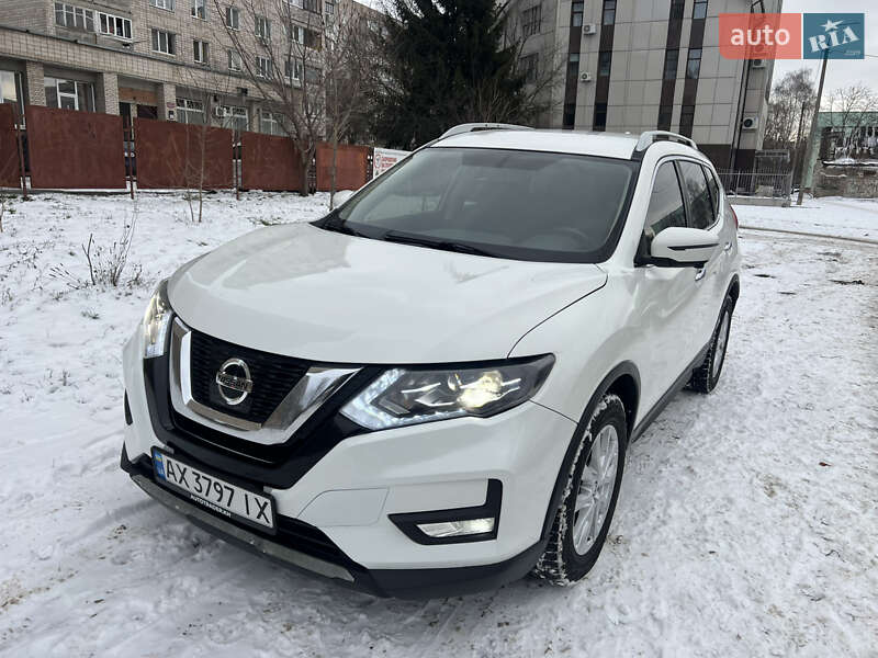 Внедорожник / Кроссовер Nissan Rogue 2016 в Виннице