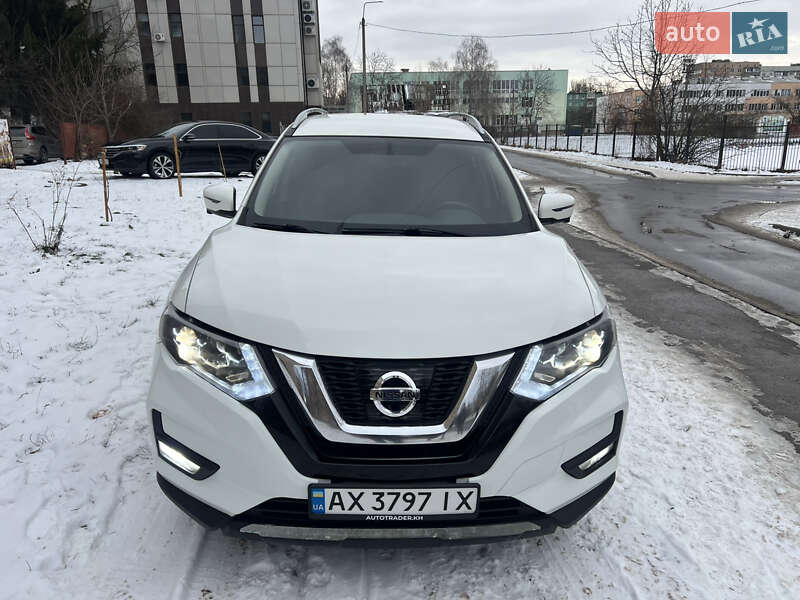 Внедорожник / Кроссовер Nissan Rogue 2016 в Виннице