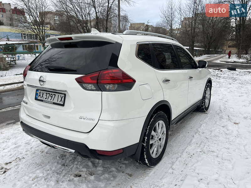 Внедорожник / Кроссовер Nissan Rogue 2016 в Виннице