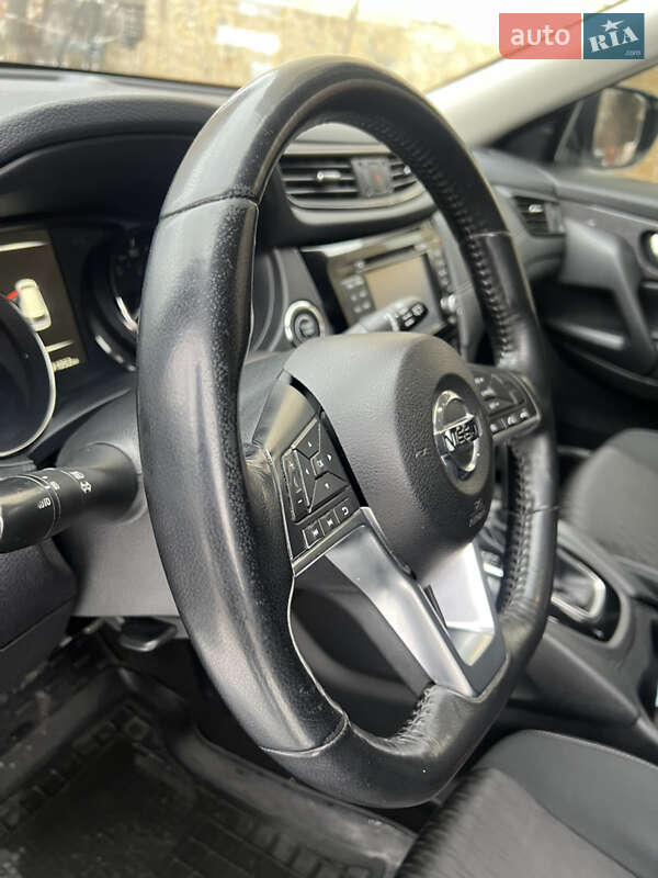 Внедорожник / Кроссовер Nissan Rogue 2016 в Виннице