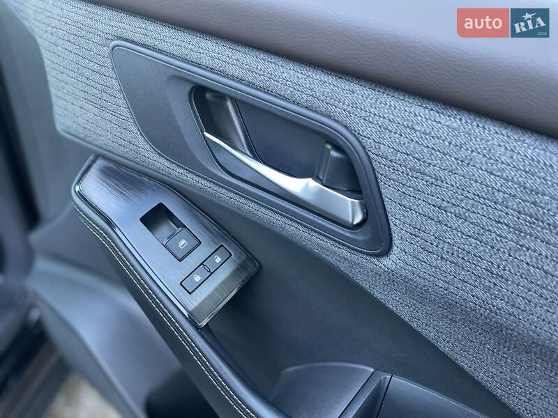 Внедорожник / Кроссовер Nissan Rogue 2023 в Сумах