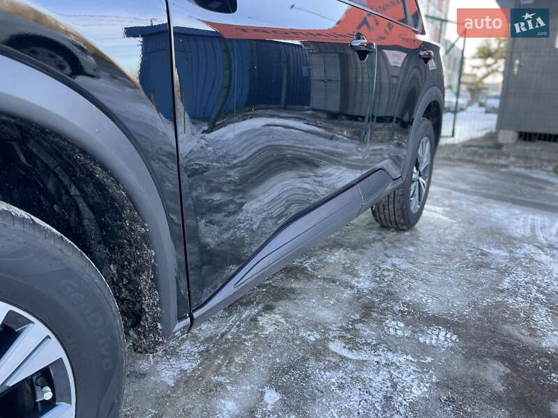 Внедорожник / Кроссовер Nissan Rogue 2023 в Сумах