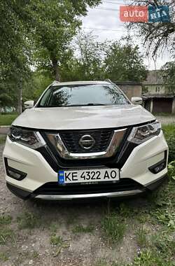 Внедорожник / Кроссовер Nissan Rogue 2018 в Каменском