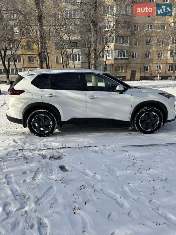 Внедорожник / Кроссовер Nissan Rogue 2024 в Кривом Роге
