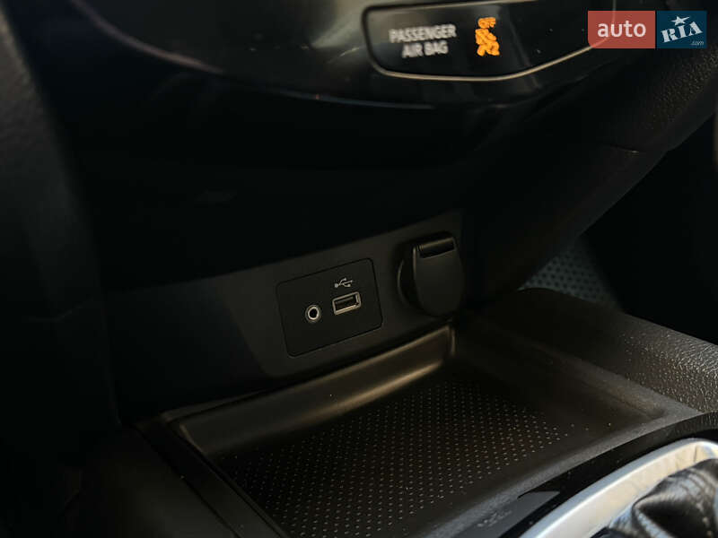 Позашляховик / Кросовер Nissan Rogue 2018 в Одесі