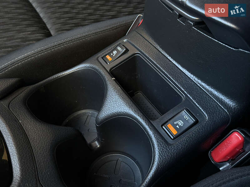 Позашляховик / Кросовер Nissan Rogue 2018 в Одесі