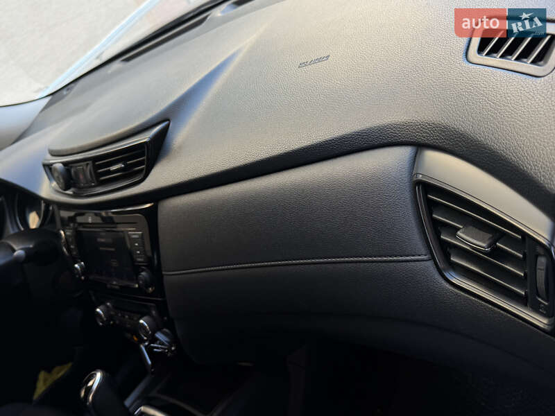 Позашляховик / Кросовер Nissan Rogue 2018 в Одесі