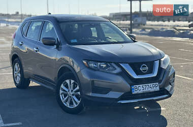 Позашляховик / Кросовер Nissan Rogue 2017 в Львові