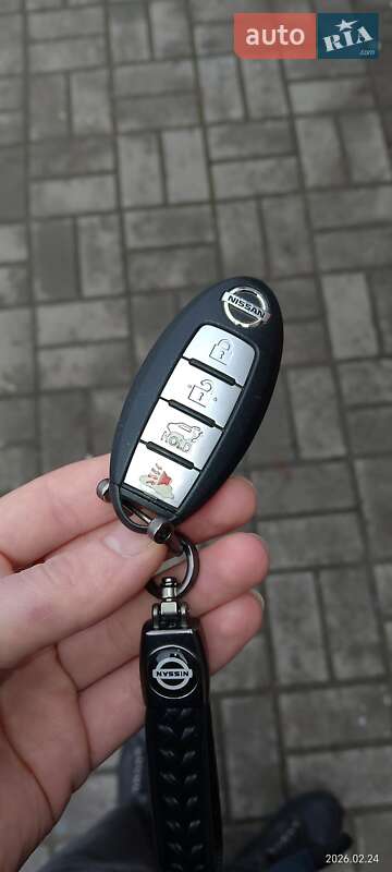 Внедорожник / Кроссовер Nissan Rogue 2016 в Буске