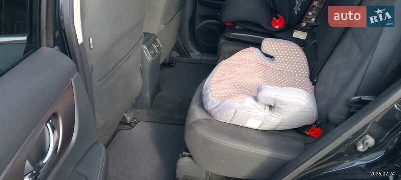 Внедорожник / Кроссовер Nissan Rogue 2016 в Буске