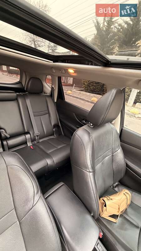 Позашляховик / Кросовер Nissan Rogue 2016 в Одесі