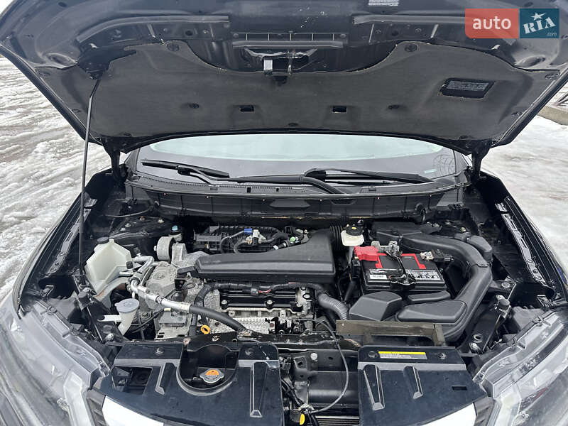 Внедорожник / Кроссовер Nissan Rogue 2017 в Харькове