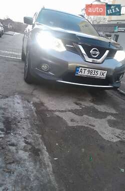 Внедорожник / Кроссовер Nissan Rogue 2016 в Ивано-Франковске