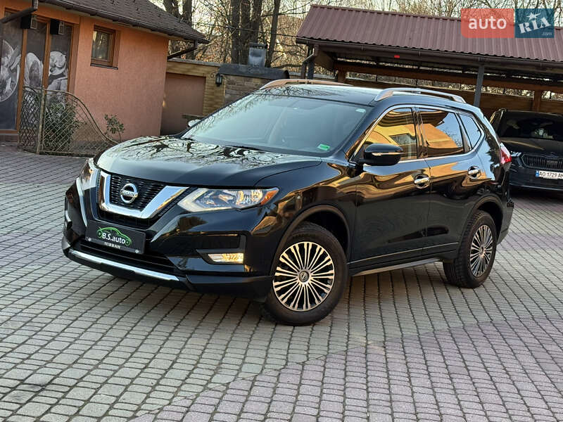 Внедорожник / Кроссовер Nissan Rogue 2018 в Мукачево