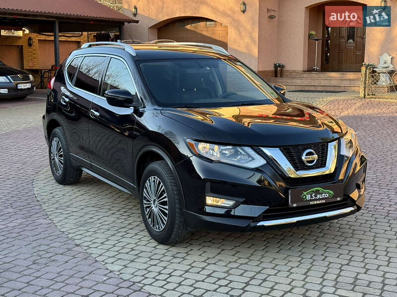 Внедорожник / Кроссовер Nissan Rogue 2018 в Мукачево
