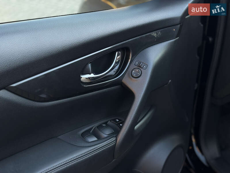 Внедорожник / Кроссовер Nissan Rogue 2018 в Мукачево