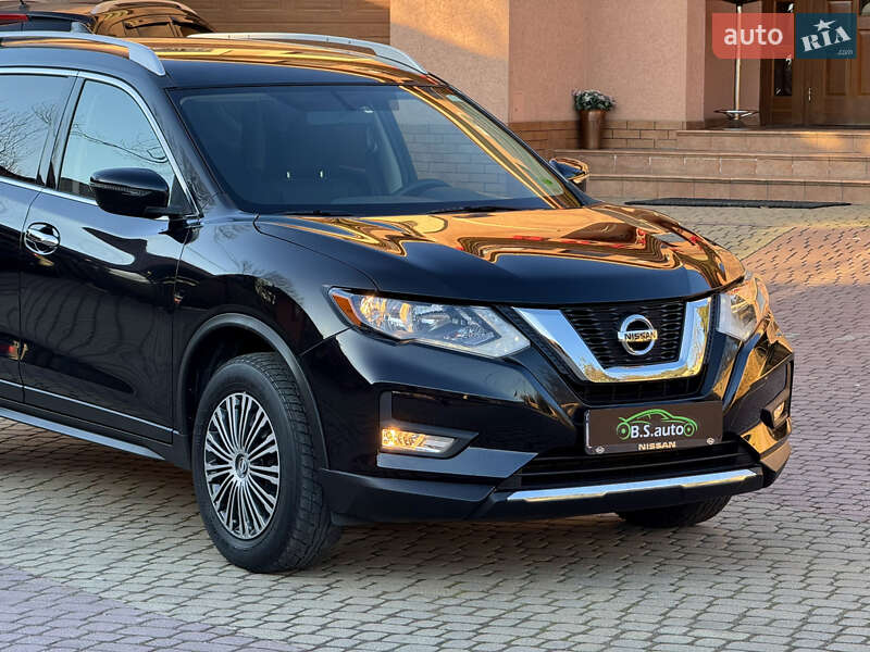 Внедорожник / Кроссовер Nissan Rogue 2018 в Мукачево