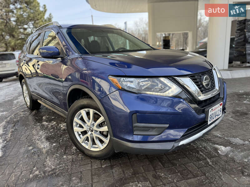 Внедорожник / Кроссовер Nissan Rogue 2017 в Днепре