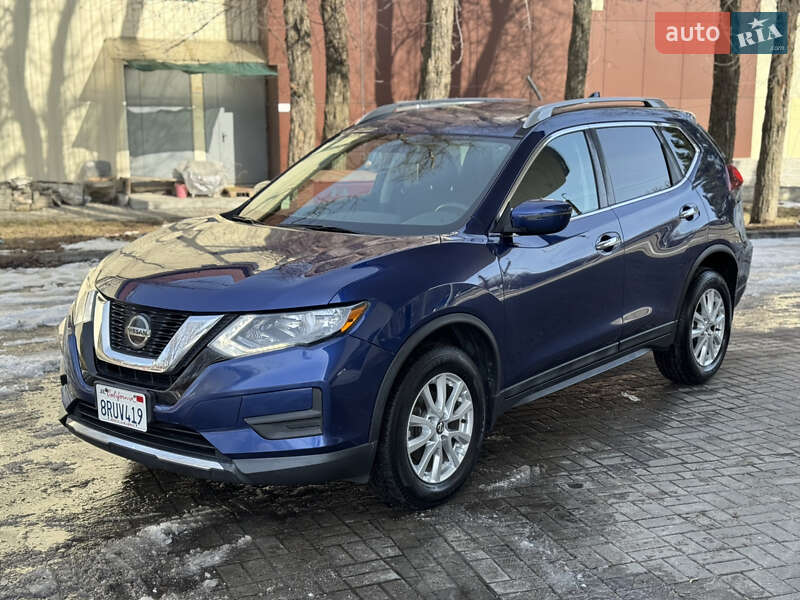 Внедорожник / Кроссовер Nissan Rogue 2017 в Днепре