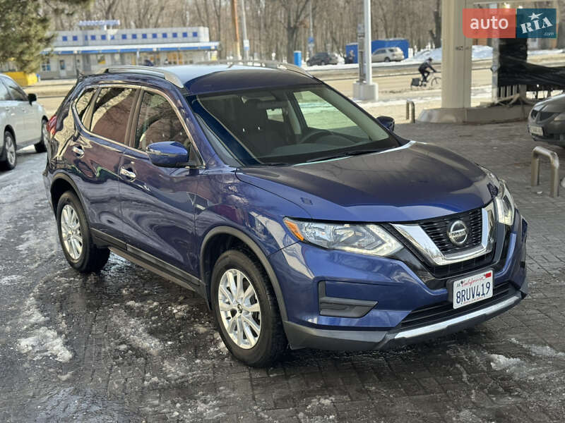 Внедорожник / Кроссовер Nissan Rogue 2017 в Днепре