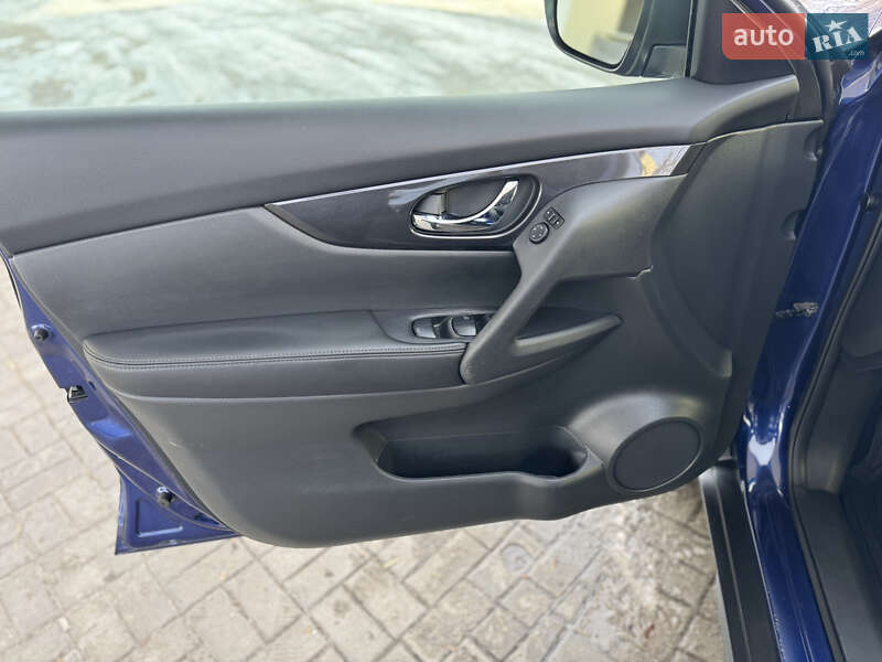 Внедорожник / Кроссовер Nissan Rogue 2017 в Днепре