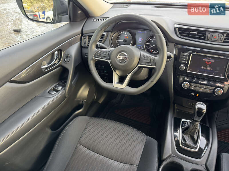 Внедорожник / Кроссовер Nissan Rogue 2017 в Днепре