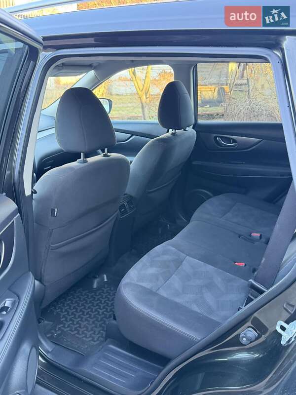 Позашляховик / Кросовер Nissan Rogue 2016 в Сколе