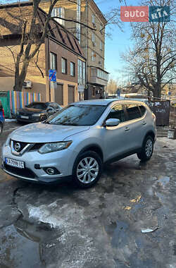 Внедорожник / Кроссовер Nissan Rogue 2015 в Киеве