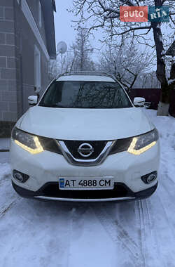 Внедорожник / Кроссовер Nissan Rogue 2015 в Ивано-Франковске
