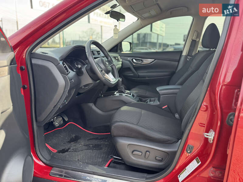 Внедорожник / Кроссовер Nissan Rogue 2017 в Киеве