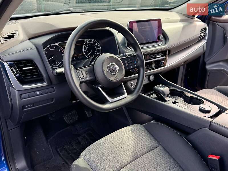 Внедорожник / Кроссовер Nissan Rogue 2021 в Киеве