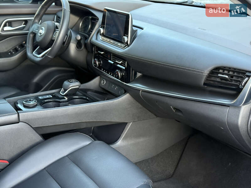 Внедорожник / Кроссовер Nissan Rogue 2021 в Белой Церкви