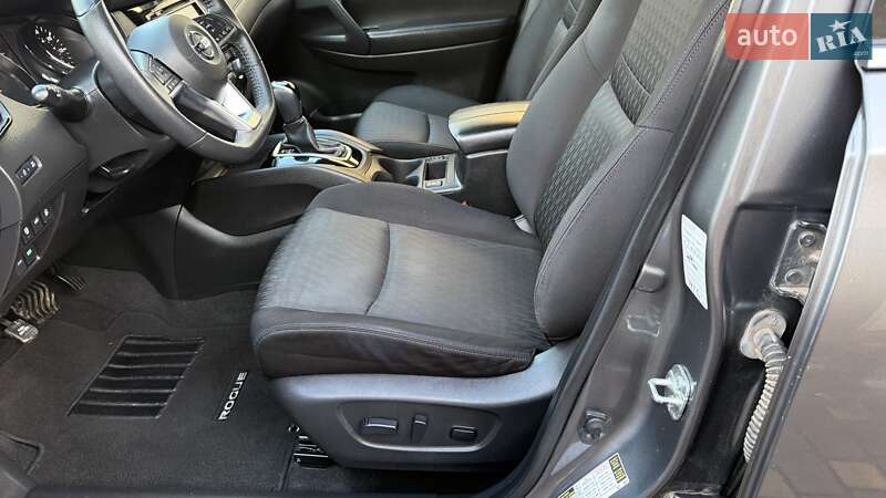 Внедорожник / Кроссовер Nissan Rogue 2020 в Виннице