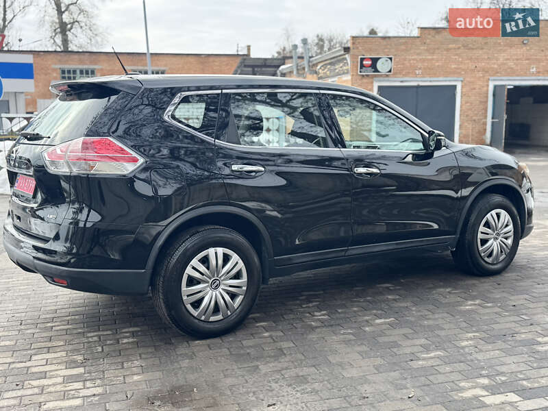 Позашляховик / Кросовер Nissan Rogue 2015 в Лубнах