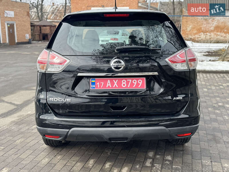 Позашляховик / Кросовер Nissan Rogue 2015 в Лубнах