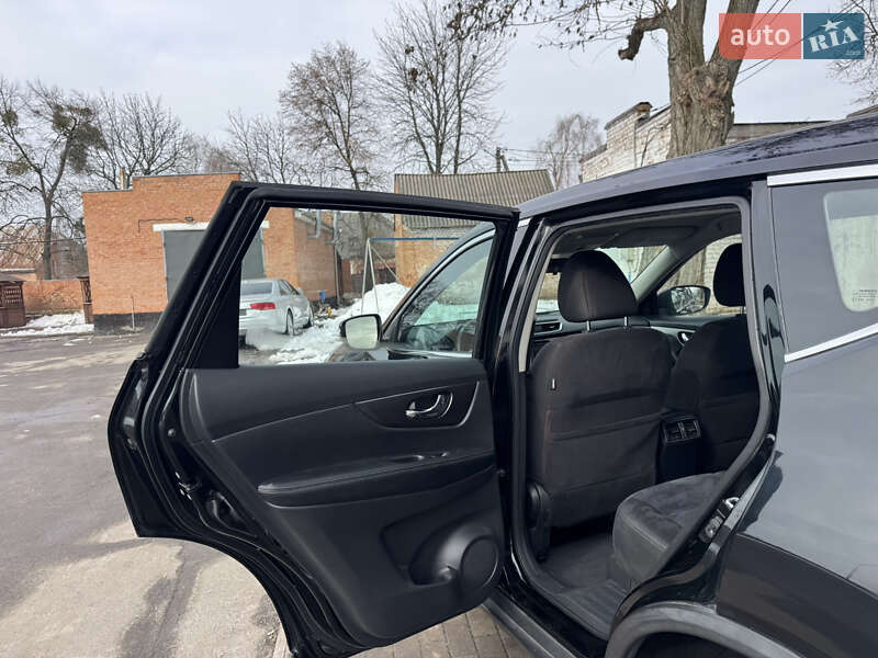 Позашляховик / Кросовер Nissan Rogue 2015 в Лубнах