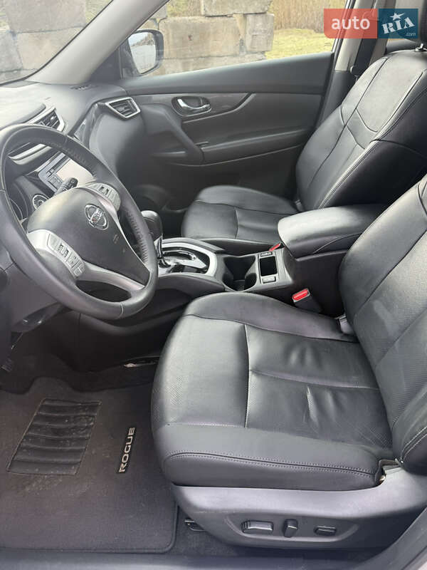 Внедорожник / Кроссовер Nissan Rogue 2015 в Николаеве