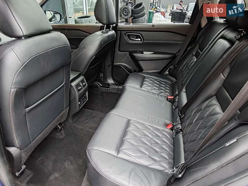 Внедорожник / Кроссовер Nissan Rogue 2020 в Киеве