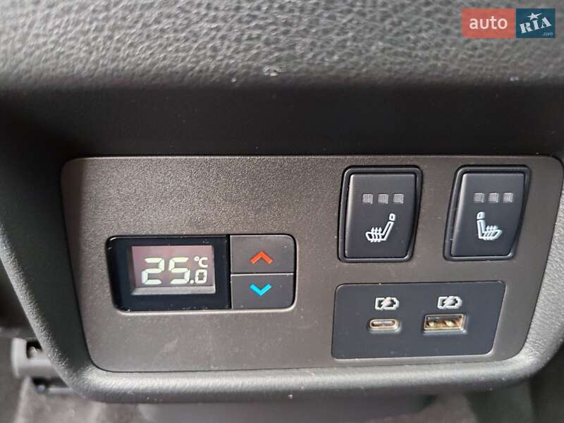 Внедорожник / Кроссовер Nissan Rogue 2020 в Киеве