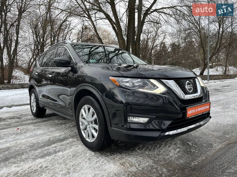 Внедорожник / Кроссовер Nissan Rogue 2017 в Черкассах