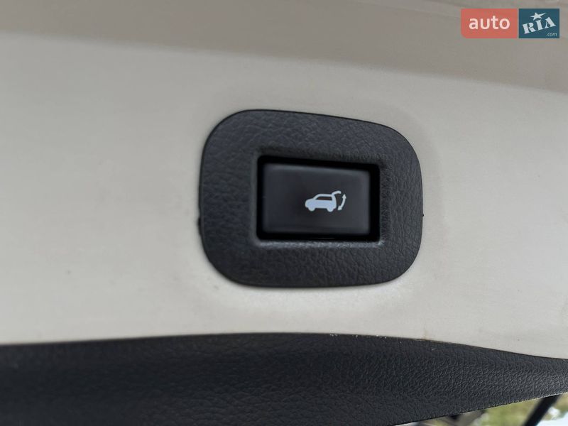 Внедорожник / Кроссовер Nissan Rogue 2017 в Черкассах