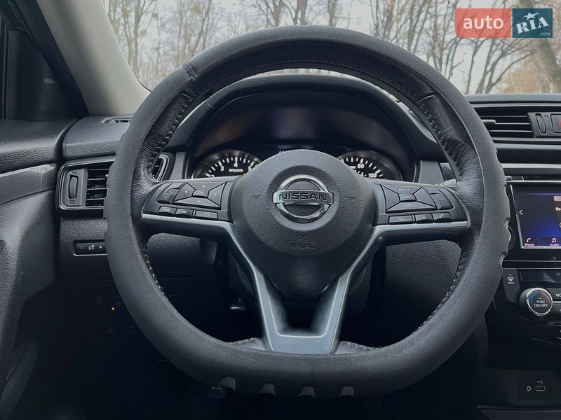 Внедорожник / Кроссовер Nissan Rogue 2017 в Черкассах