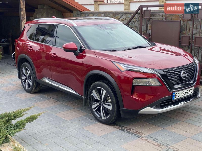 Внедорожник / Кроссовер Nissan Rogue 2023 в Дрогобыче