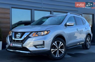 Позашляховик / Кросовер Nissan Rogue 2017 в Рівному