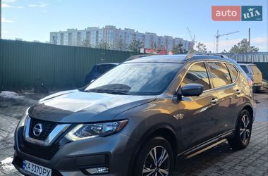 Позашляховик / Кросовер Nissan Rogue 2017 в Києві