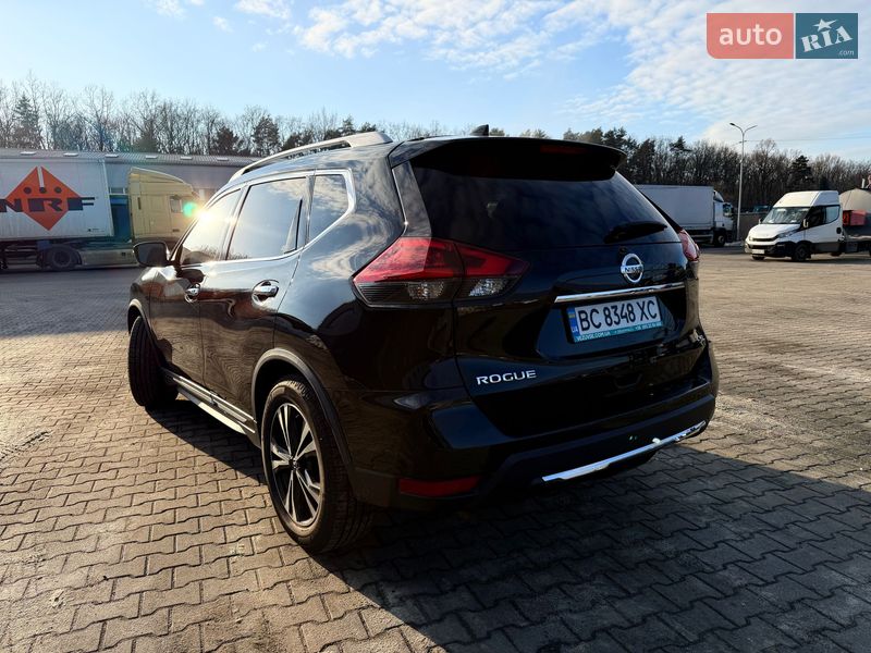 Внедорожник / Кроссовер Nissan Rogue 2017 в Львове