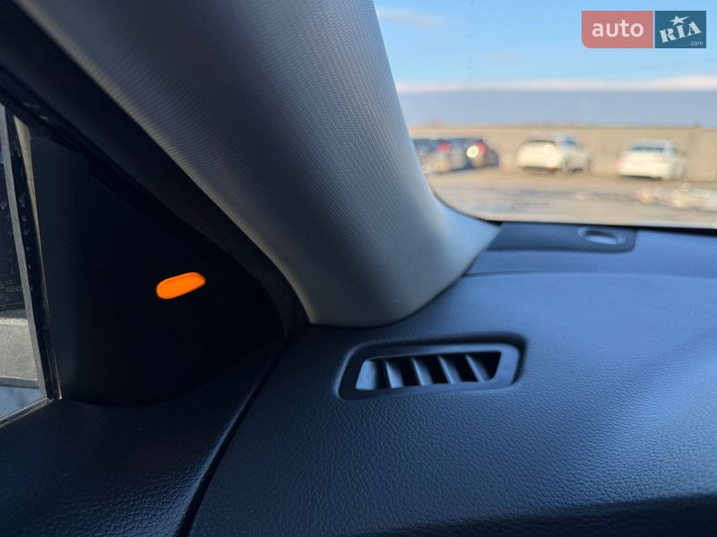 Внедорожник / Кроссовер Nissan Rogue 2017 в Львове