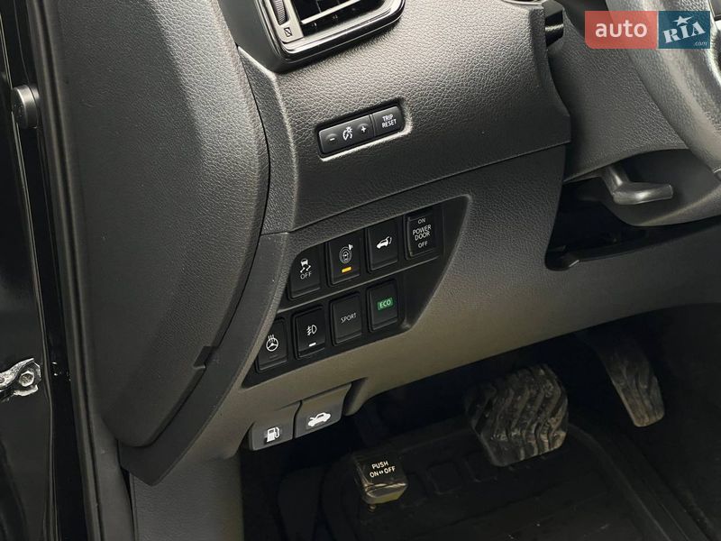 Внедорожник / Кроссовер Nissan Rogue 2017 в Ивано-Франковске